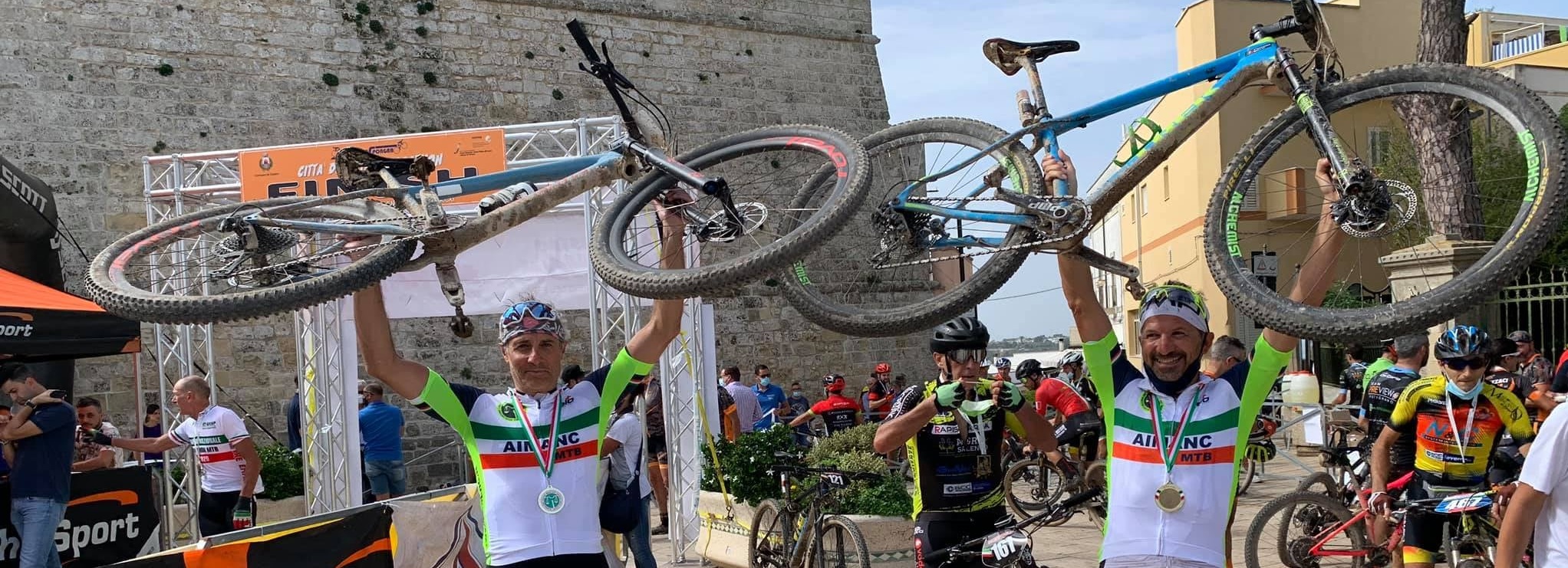 I CAMPIONI MTB ALE E CHECCO